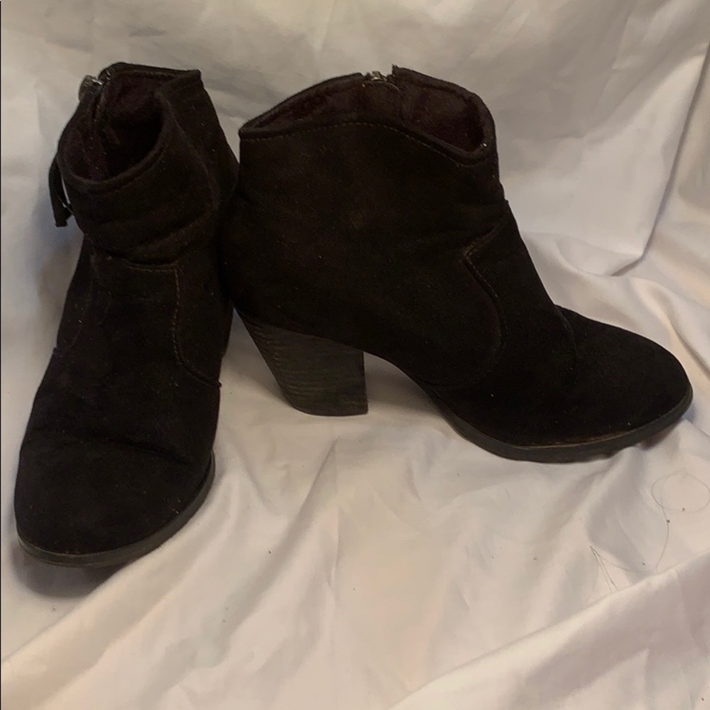 Forever 21 black booties